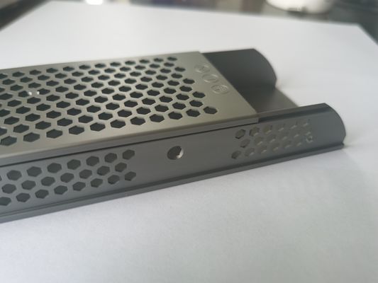 T5 T6 कस्टम एल्यूमिनियम संलग्नक इलेक्ट्रॉनिक्स अनुपालन RoHS